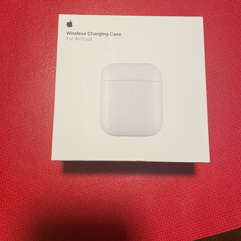 EUC…..‼️EMPTY BOX‼️ for the Apple White Wireless Charging Case for AirPods